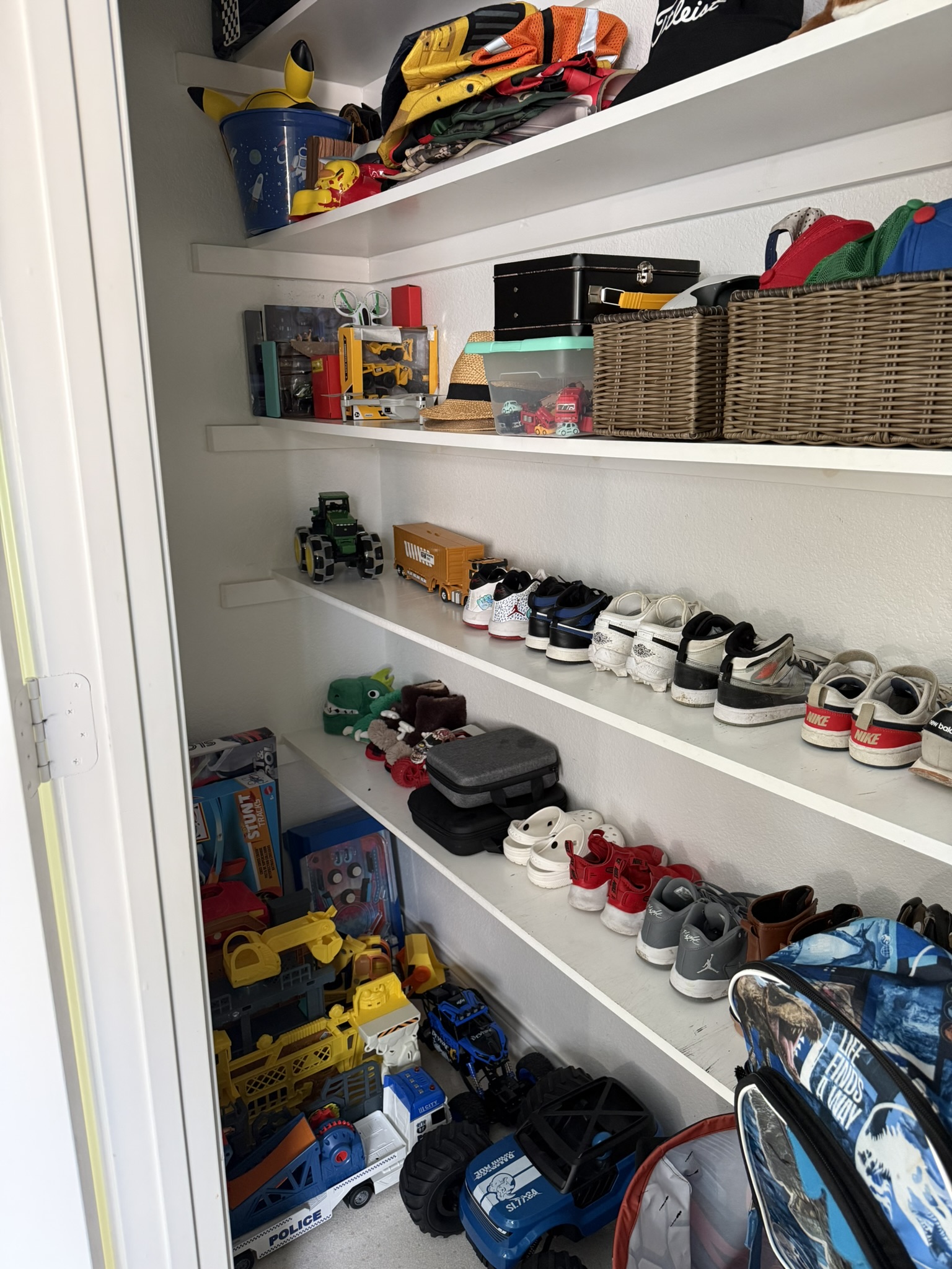 Kids Closet Celina3